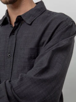 RAILS Wyatt Button Down Shirt - Black Chambray 8 RAILS Wyatt Button Down Shirt - Black Chambray -Benson Shop 4526x21WYATT BLACKCHAMBRAY3 FINISHED