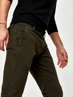 Mavi Johnny Twill Slim Pant - Dark Green -Benson Shop IMG 1648