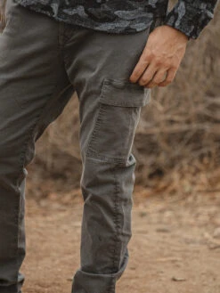 The Nail Stretch Oxford Cargo - Pigment Charcoal -Benson Shop ezgif.com gif maker 19 bcdc88c4 781c 49f5 8cd5 3e04e439a7d3