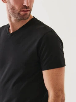 Iconic Pima Stretch V-Neck T-Shirt -Benson Shop ezgif.com gif maker 9 623f666b fb41 43cf af2d 0fc6b96c7148