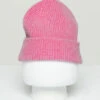 Classic Angora Beanie - Taffy -Benson Shop le bonnet stills2718